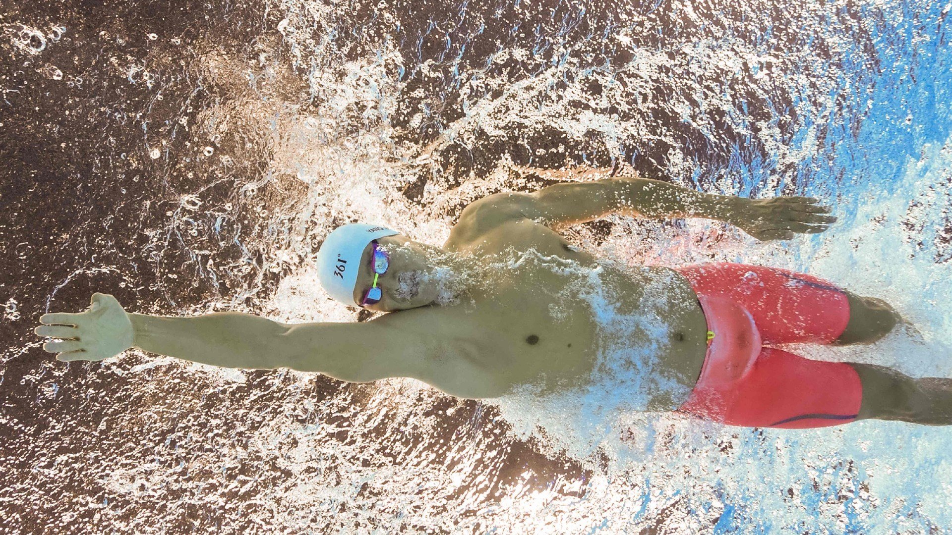 “胡利安·门德斯的突破与传球，助阿根廷美洲狮队攻守兼备”